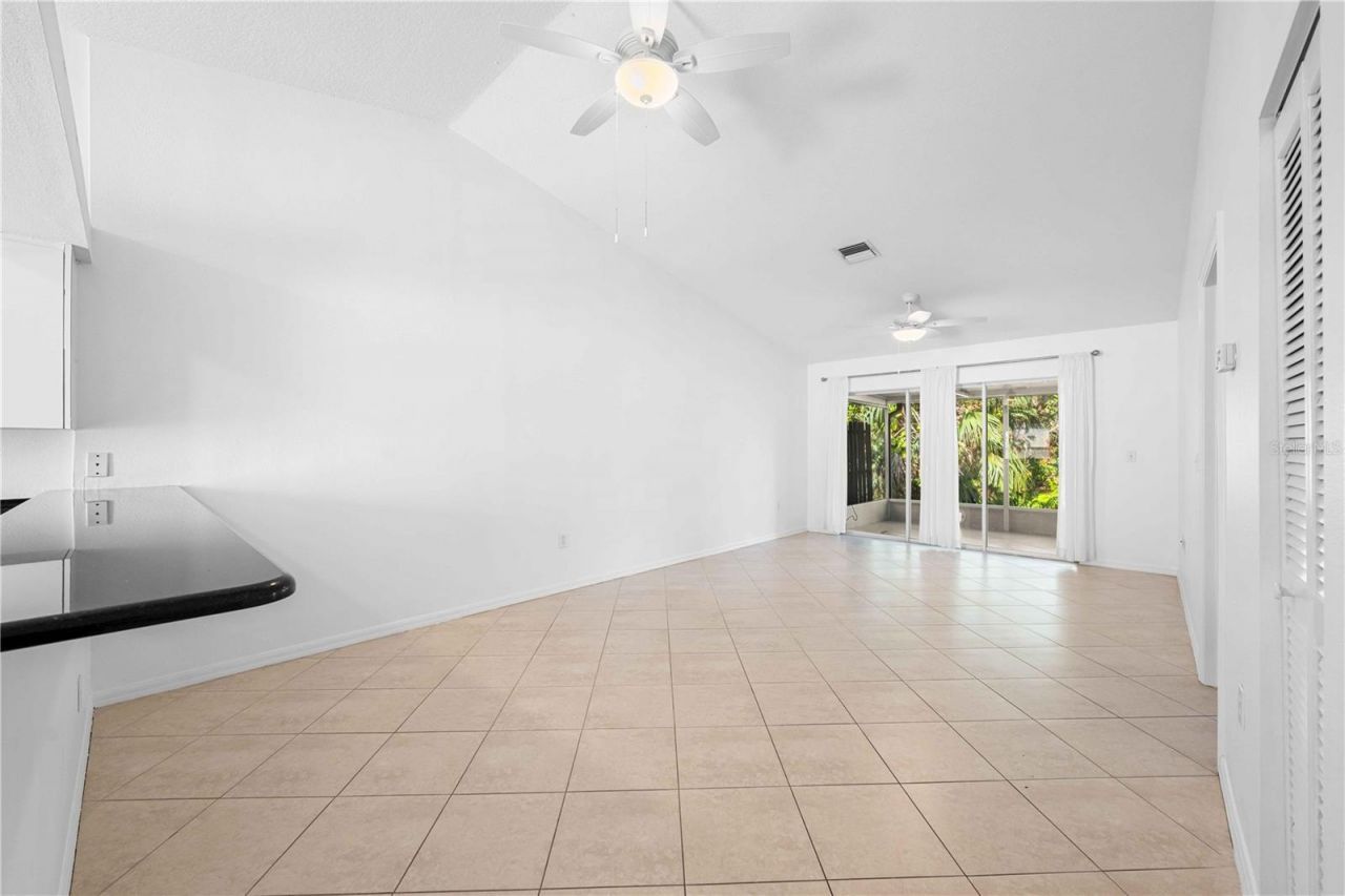630 N Jefferson Avenue , Unit 19, Sarasota, FL 34237 Photo