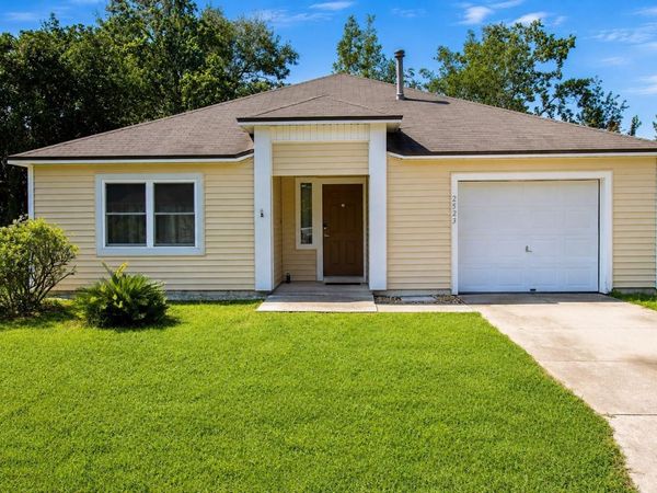 2523 NW 38 PLACE, GAINESVILLE, FL 32605