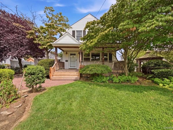 496 Windsor Place, Oceanside, NY 11572