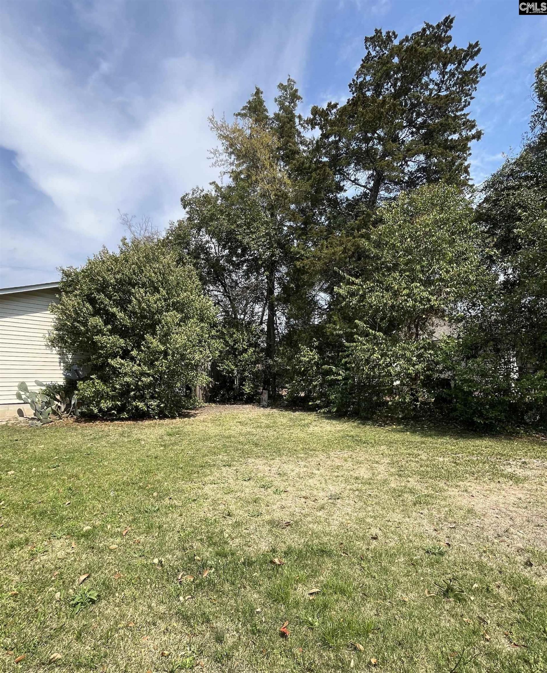 2201 Marshall Street Photo 10