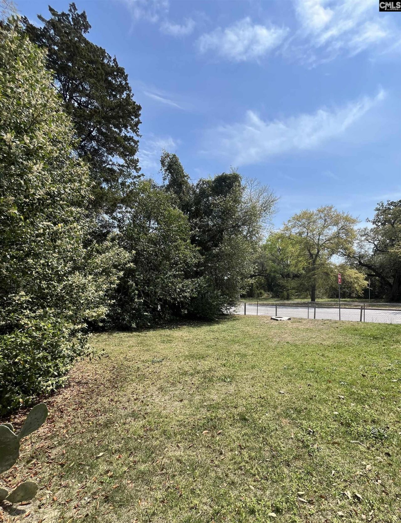 2201 Marshall Street Photo 11