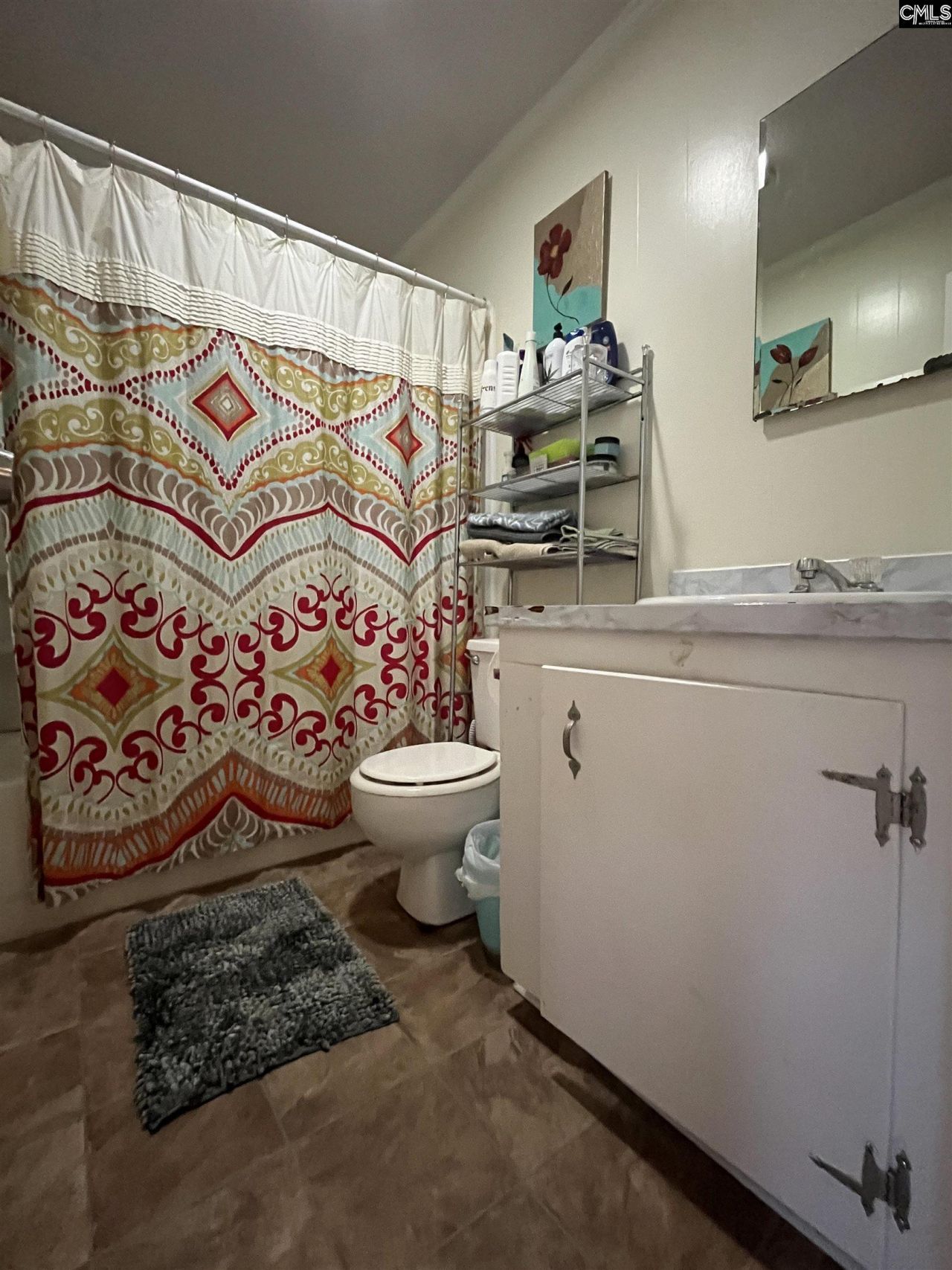 2201 Marshall Street Photo 16