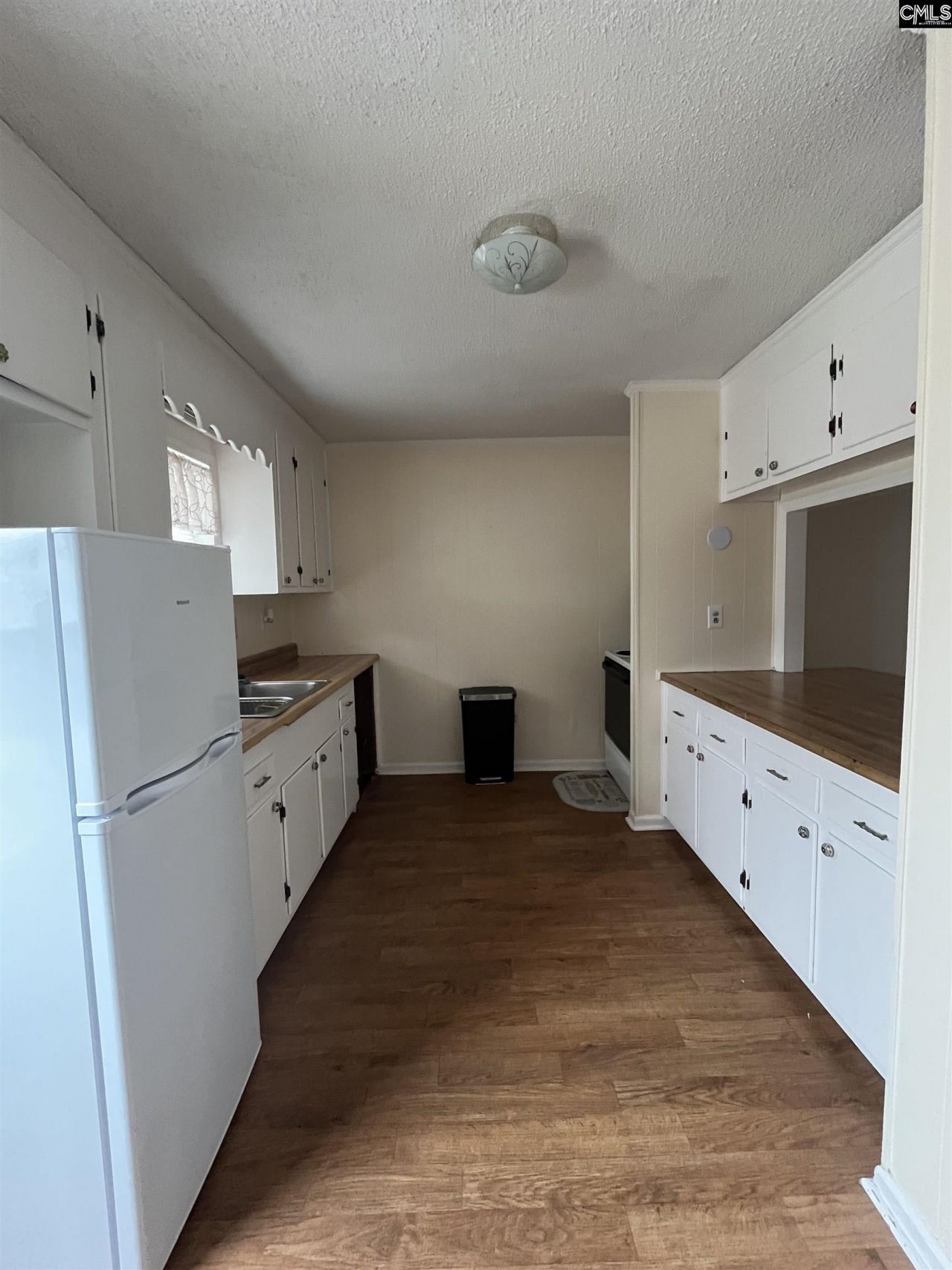 2201 Marshall Street Photo 19