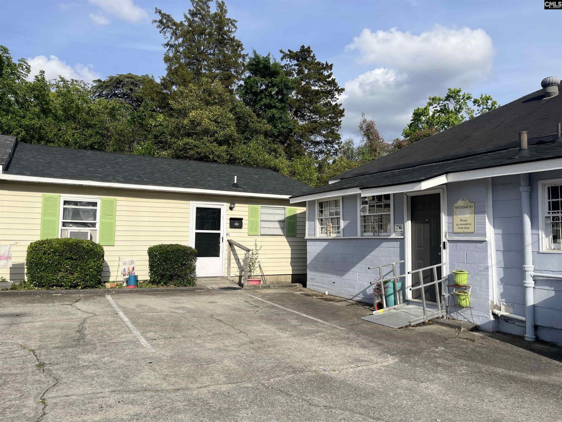 2201 Marshall Street Photo 4