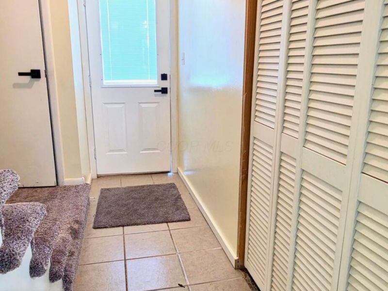 2375 Woodbrook Circle S, Columbus, OH 43223 Photo 13