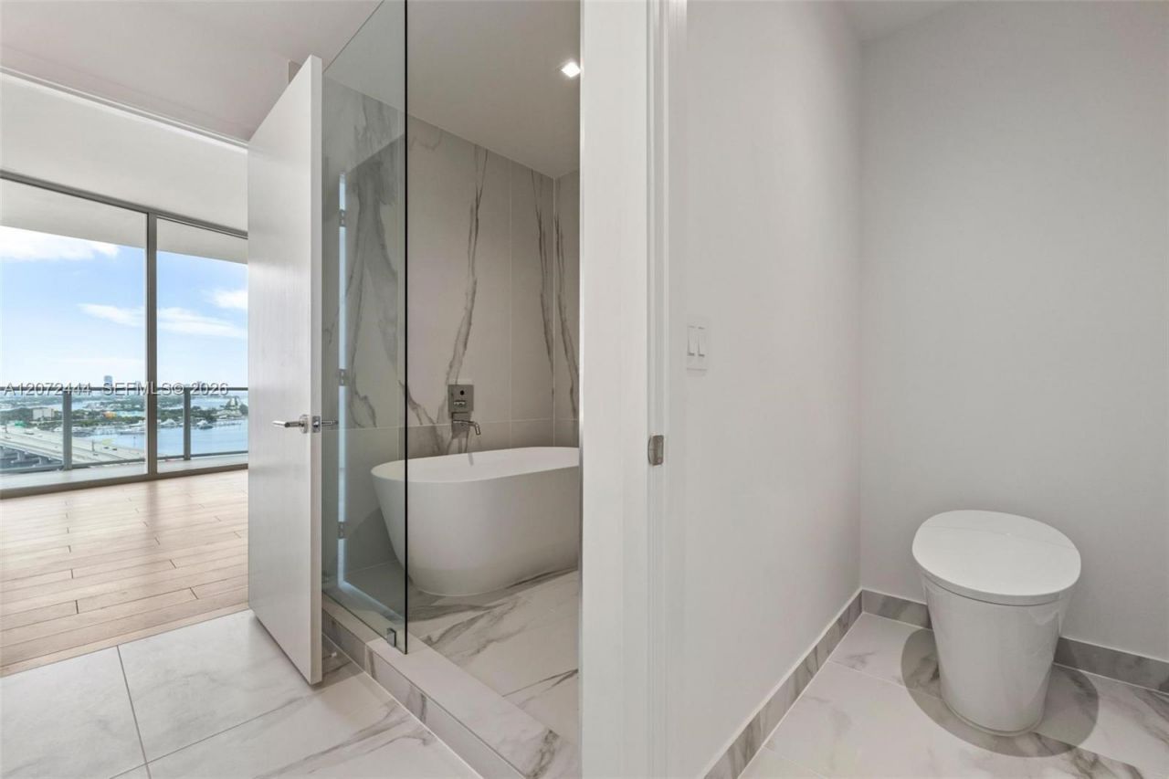 1400 Biscayne Blvd , Unit 1903, Miami, FL 33132 Photo