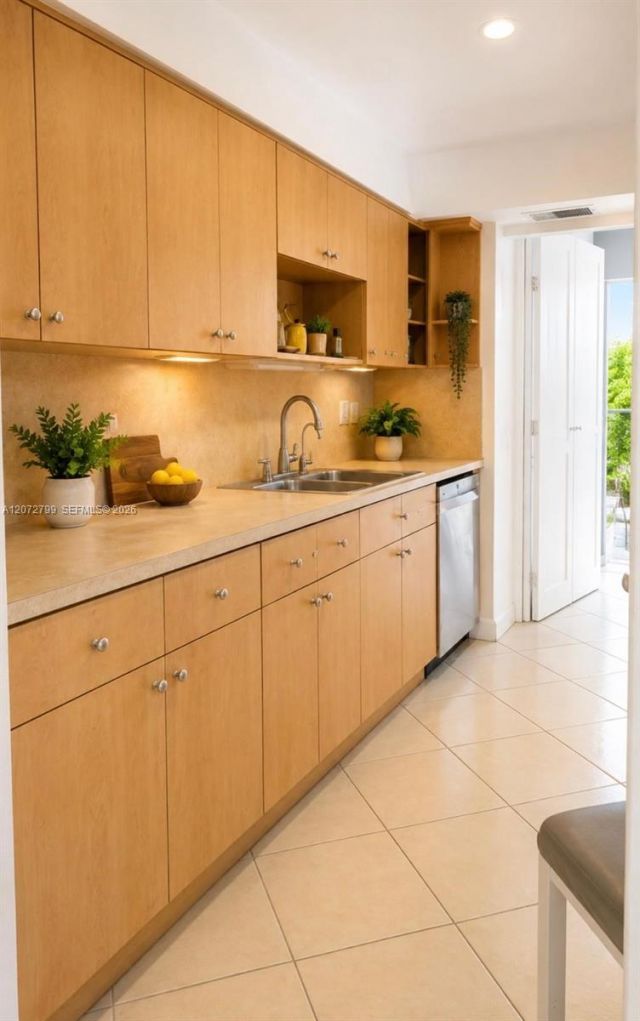 4118 N Circle Dr , Hollywood, FL 33021 Photo