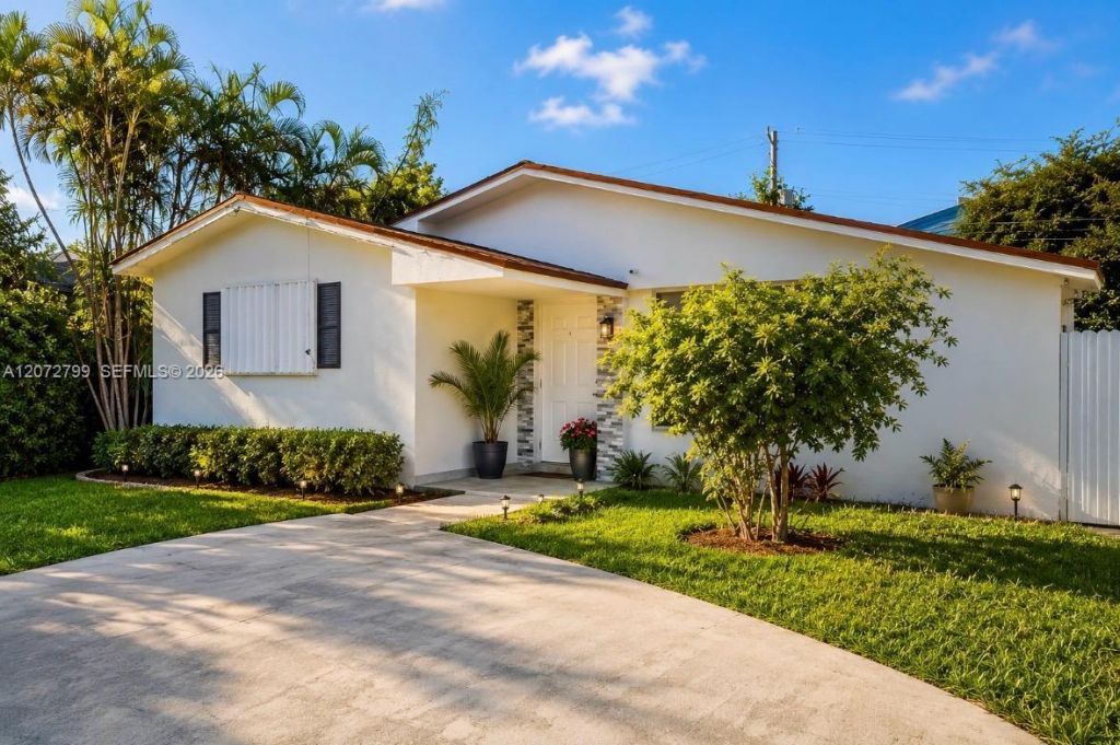 4118 N Circle Dr , Hollywood, FL 33021 Photo