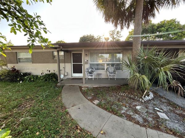 571 SW 29th Ter , Fort Lauderdale, FL 33312