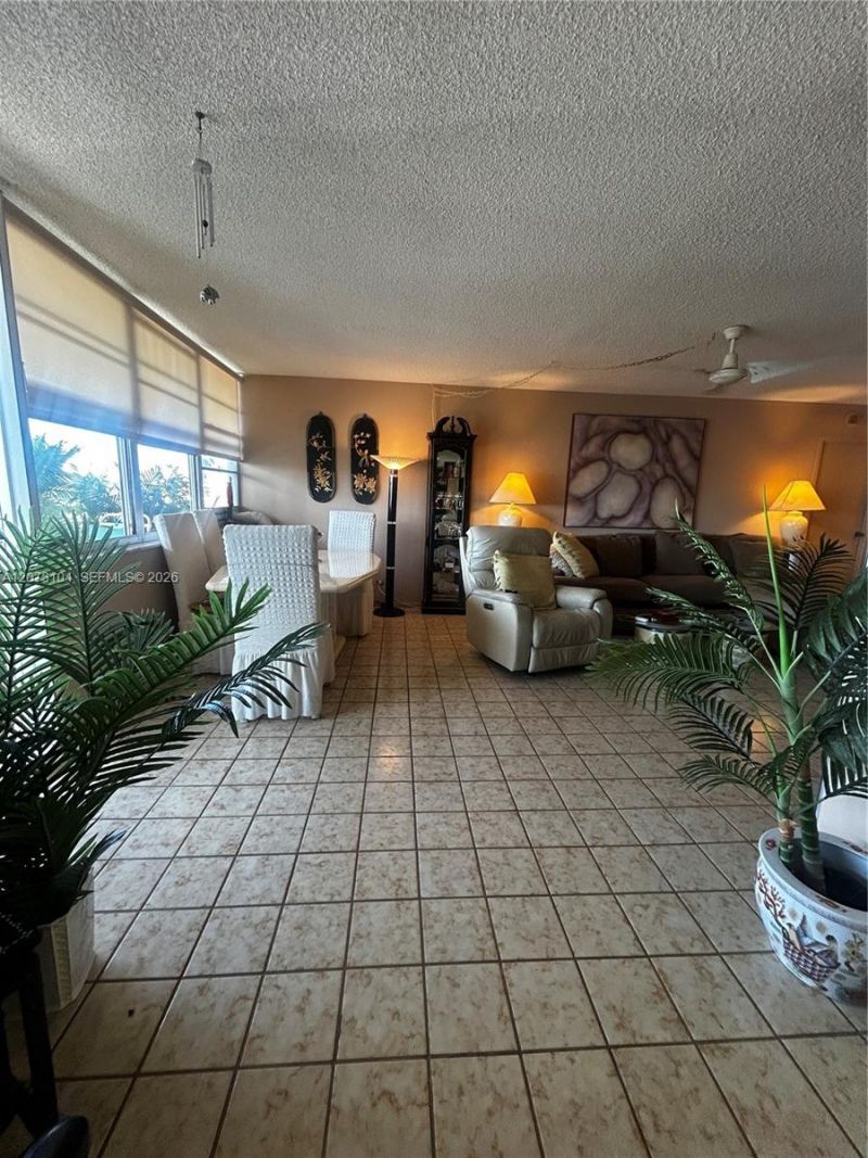 251 174th St, Unit 2315, Sunny Isles Beach, FL 33160 Photo