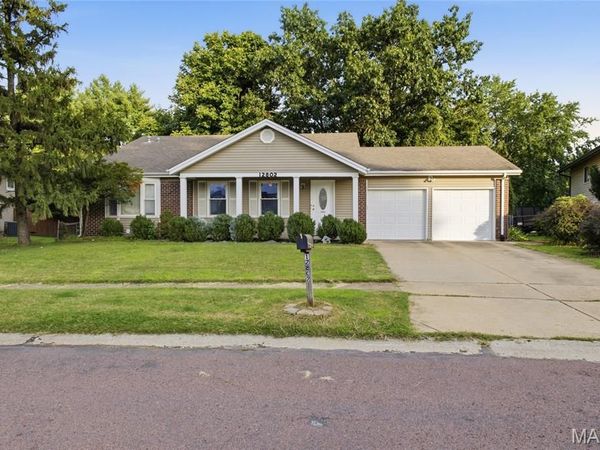 12802 Sandfield Drive, St Louis, MO 63146