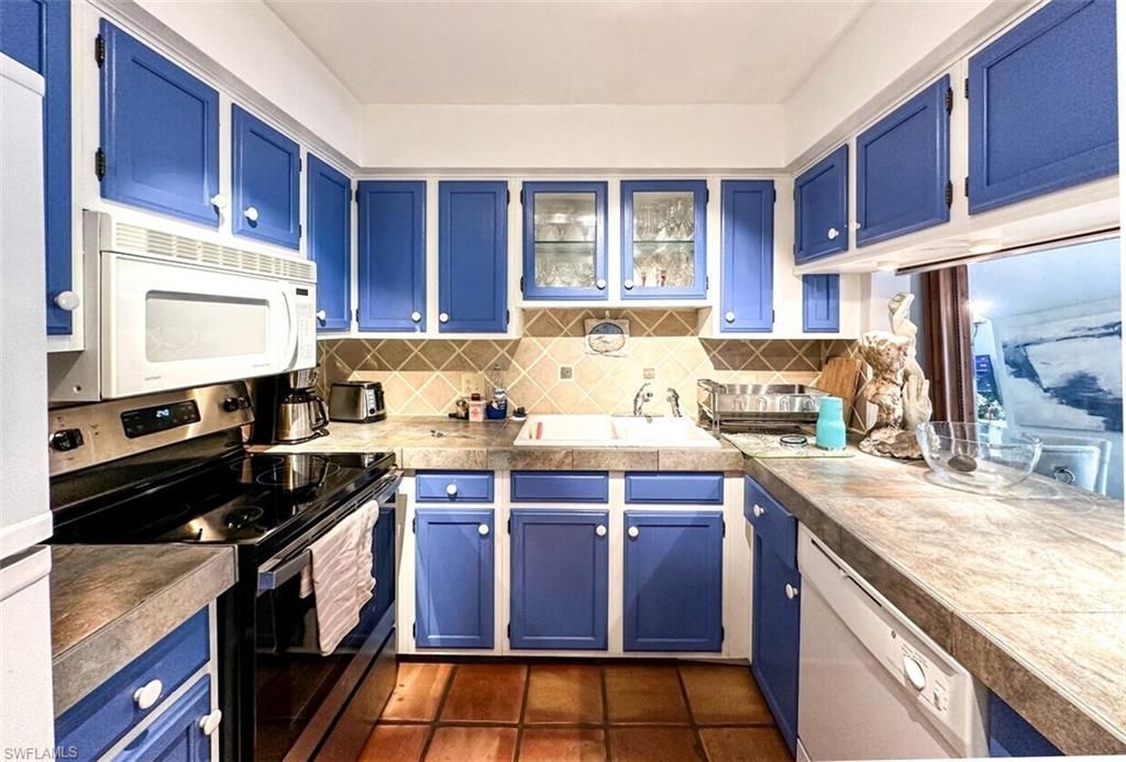 2708-2714 Santa Cruz Blvd, Naples, FL 34112 Photo