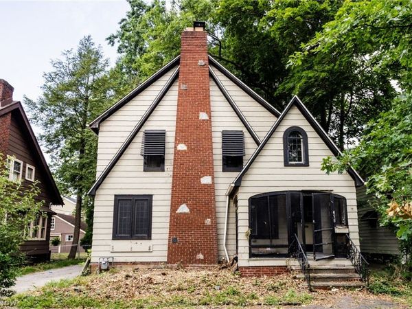 858 Roanoke Road, Cleveland Heights, OH 44121