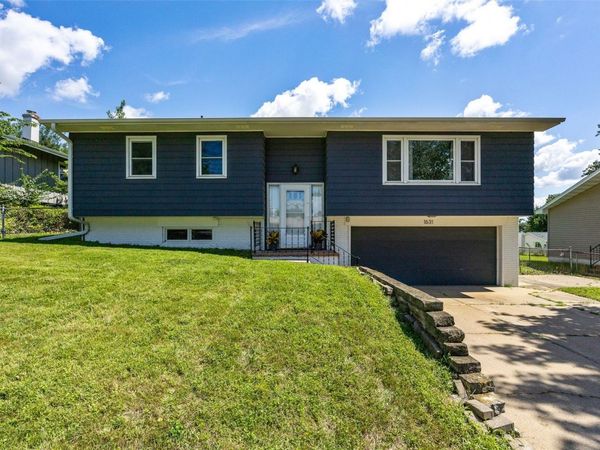 1631 27th Street NW, Cedar Rapids, IA 52405