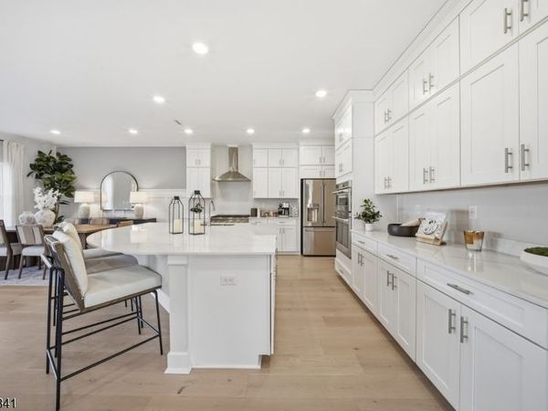 3 Pimlico Pl, Oakland, NJ 07436