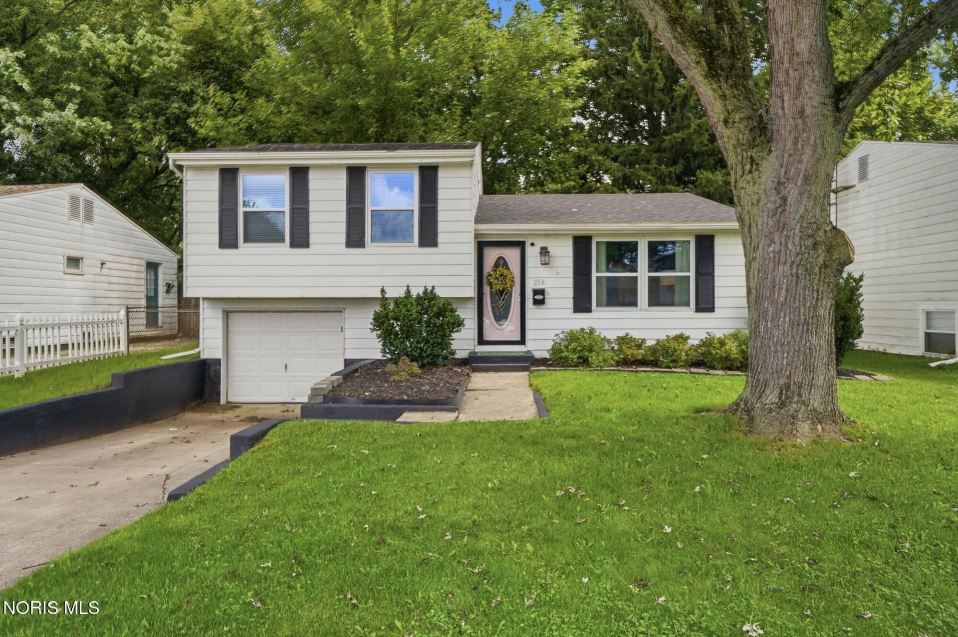 254 Hargrave Road, Toledo, OH 43615 Main Photo