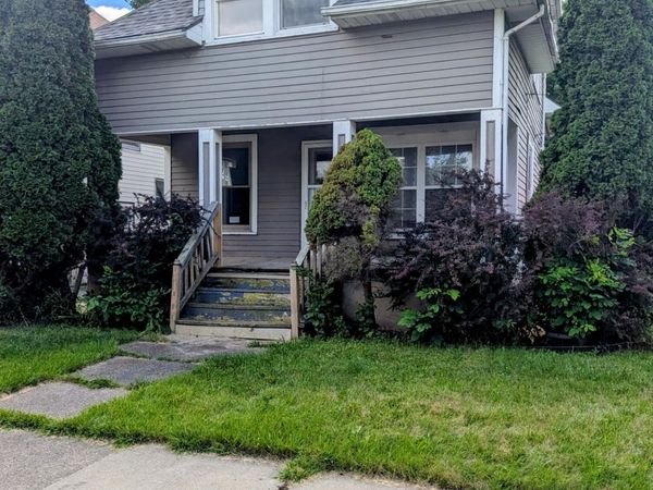 1017 W Hillsdale Street, Lansing, MI 48915