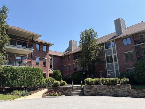 770 Salisbury St, Unit J561, Worcester, MA 01609