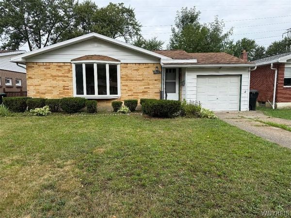 2638 Parker Boulevard , Tonawanda, NY 14150