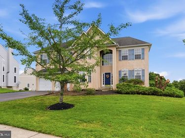 6003 SHADY WOOD CIRCLE, COLLEGEVILLE, PA 19426