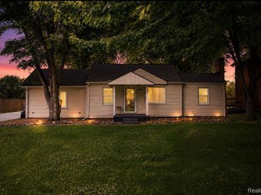 39751 Sylvia Street, Harrison Township, Mi 48045