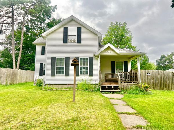 72 Budlong Street, Hillsdale, MI 49242