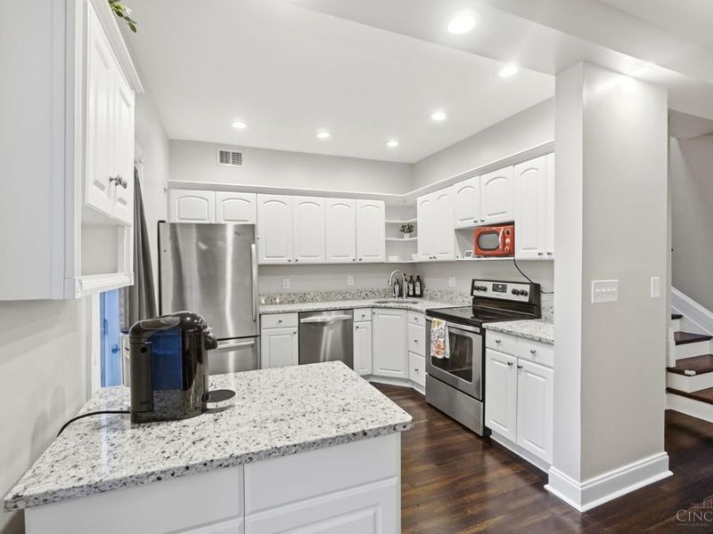 539 Hoge Street, Cincinnati, OH 45226 Photo 17