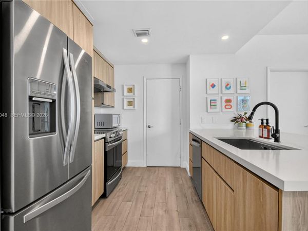 1900 N Bayshore Dr , Unit 2019, Miami, FL 33132