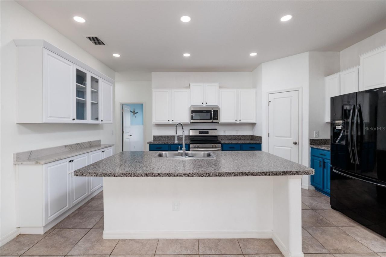 36077 Stable Wilk Avenue, Zephyrhills, FL 33541 Photo