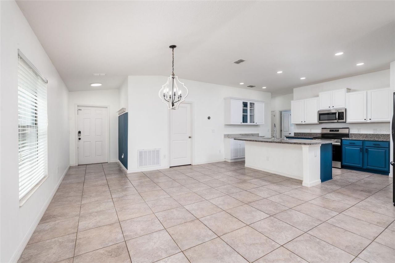 36077 Stable Wilk Avenue, Zephyrhills, FL 33541 Photo