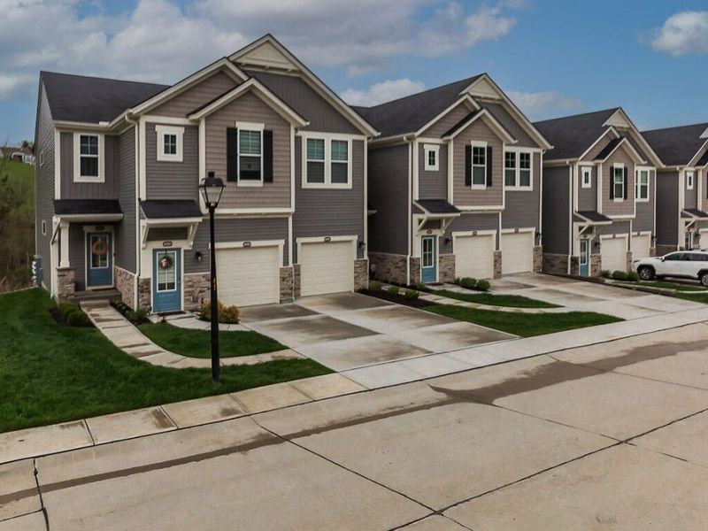 688 Streamside Drive, Unit Lower, Alexandria, KY 41001 Photo 1
