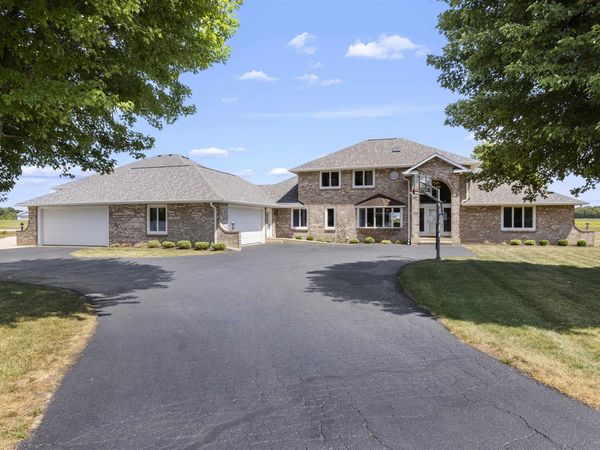 2601 Cessna Circle, POPLAR GROVE, IL 61065