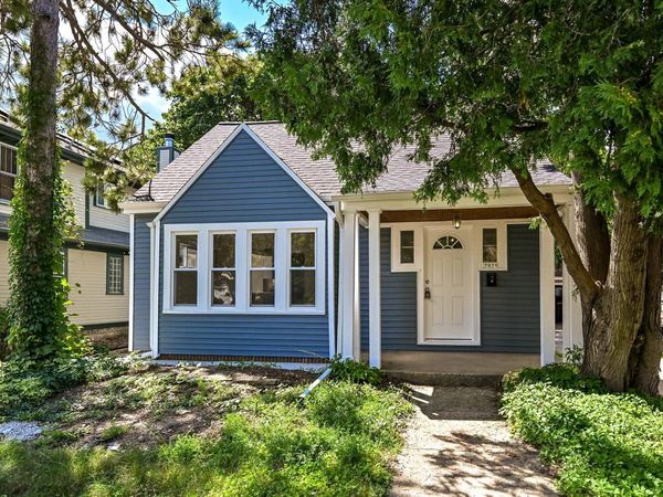 7939 Hillcrest DRIVE, Wauwatosa, WI 53213