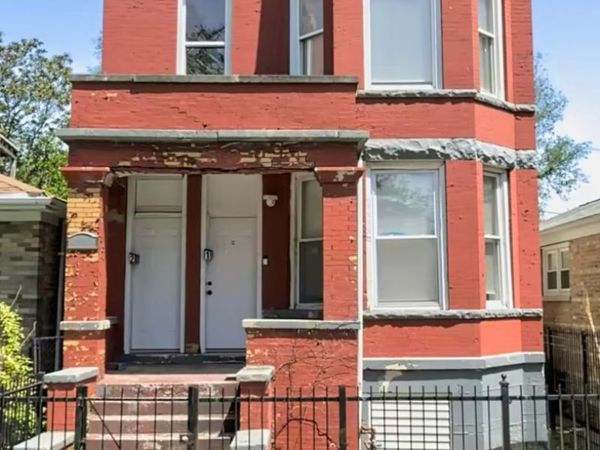 5719 S Loomis Boulevard , Chicago, IL 60636