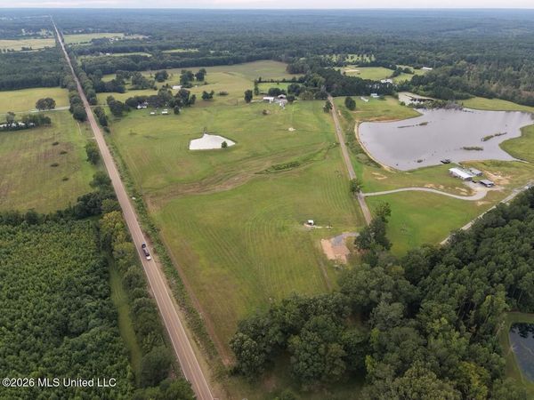8066 Old Highway 24 , Centreville, MS 39631