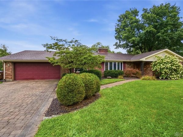 2372 Banyon Drive, Beavercreek, OH 45431