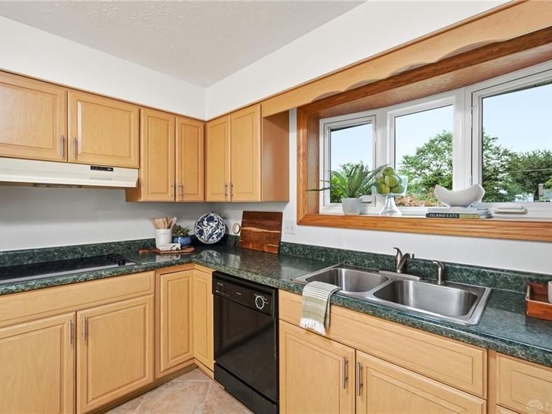 2372 Banyon Drive, Beavercreek, OH 45431 Photo 30