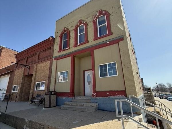 100 N Lydia Street, Ossian, IA 52161