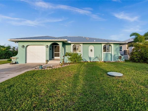 2498 Sapodilla LN, ST. JAMES CITY, FL 33956