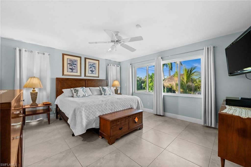 2498 Sapodilla Ln, Saint James City, FL 33956 Photo