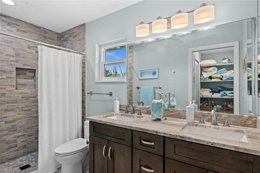 2498 Sapodilla Ln, Saint James City, FL 33956 Photo