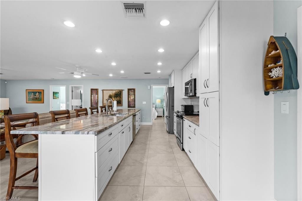 2498 Sapodilla Ln, Saint James City, FL 33956 Photo