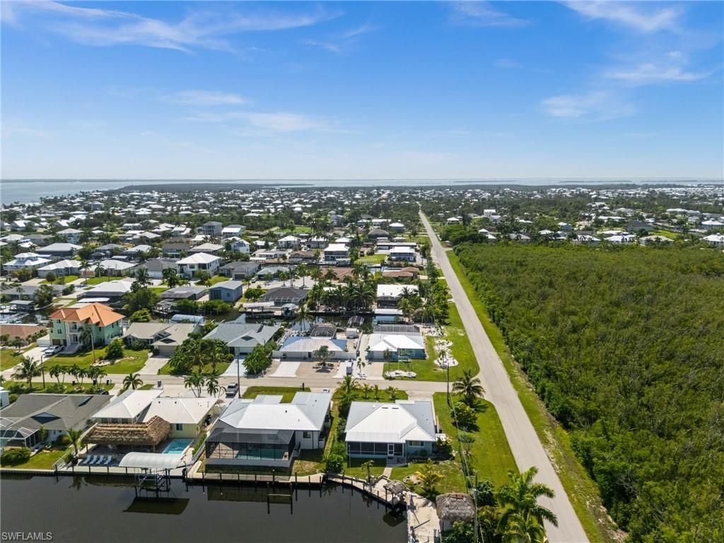 2498 Sapodilla Ln, Saint James City, FL 33956 Photo