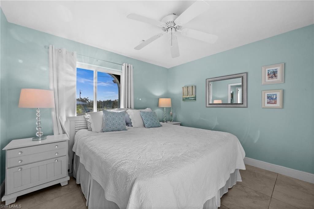 2498 Sapodilla Ln, Saint James City, FL 33956 Photo