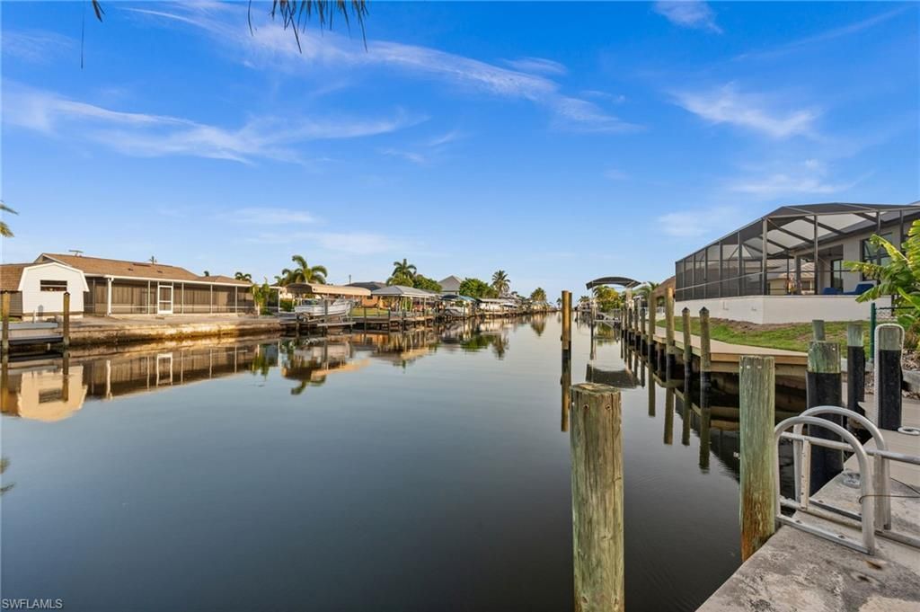 2498 Sapodilla Ln, Saint James City, FL 33956 Photo