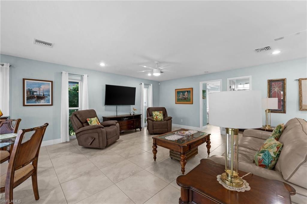 2498 Sapodilla Ln, Saint James City, FL 33956 Photo