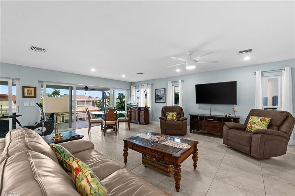 2498 Sapodilla Ln, Saint James City, FL 33956 Photo