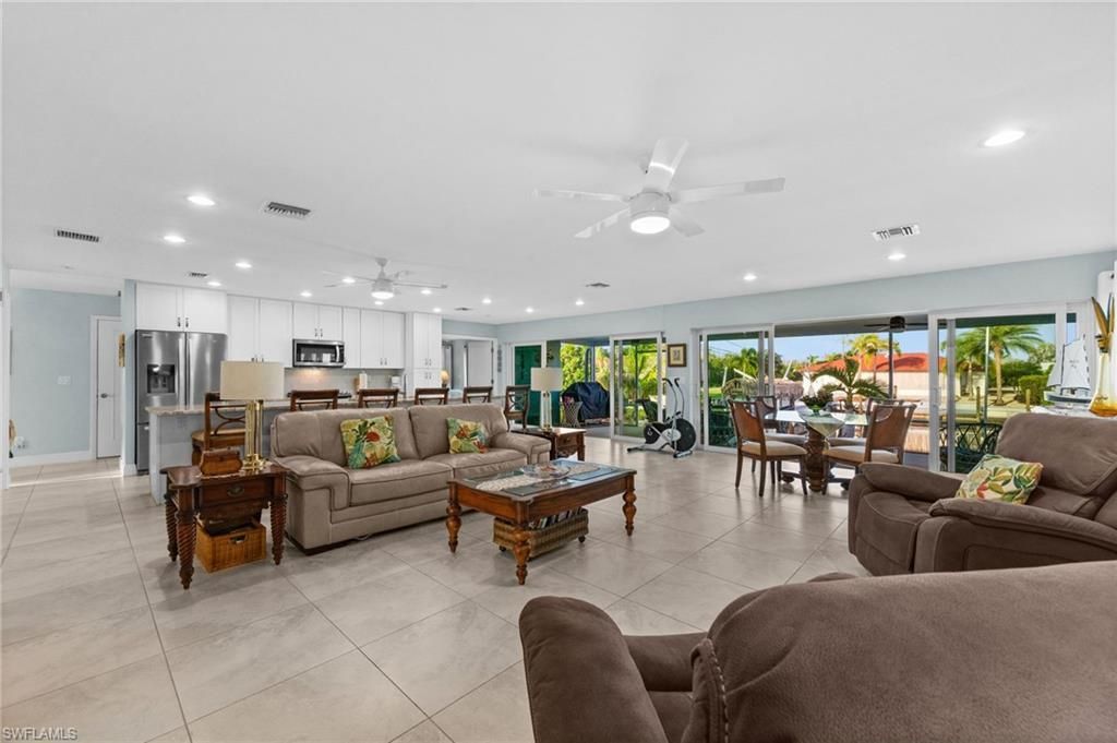 2498 Sapodilla Ln, Saint James City, FL 33956 Photo
