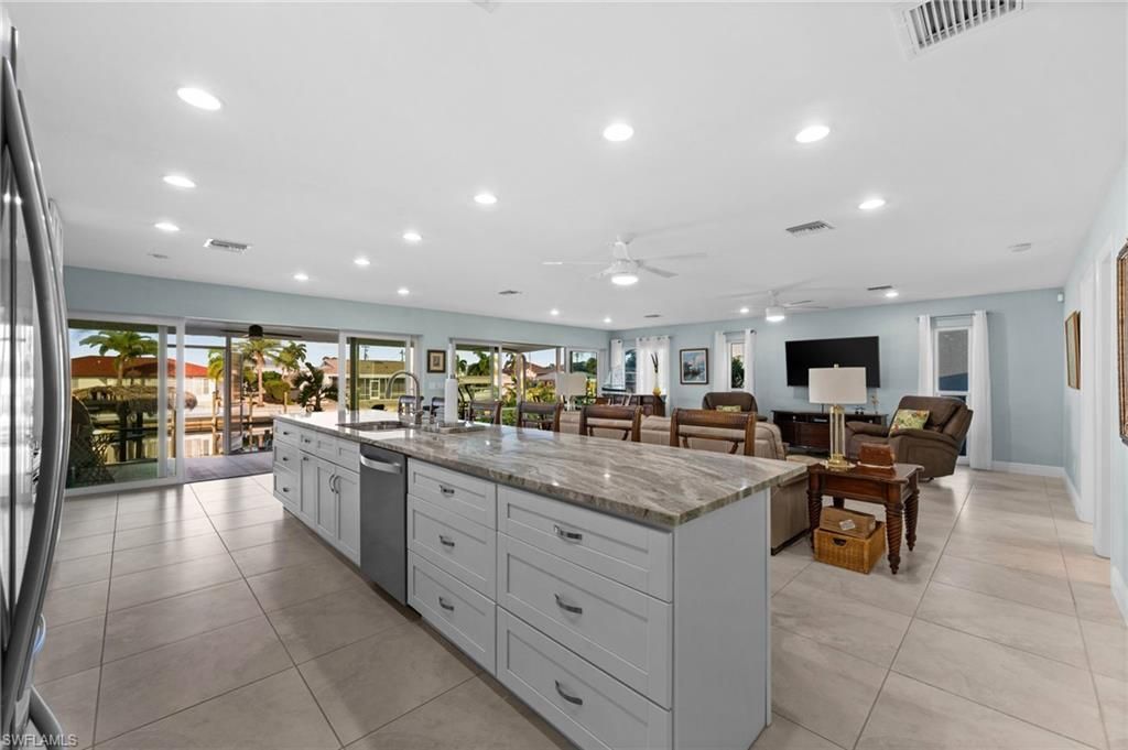 2498 Sapodilla Ln, Saint James City, FL 33956 Photo