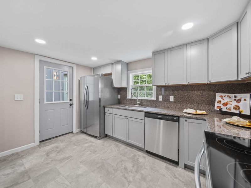 555 South Lane , Columbus, OH 43206 Photo 13